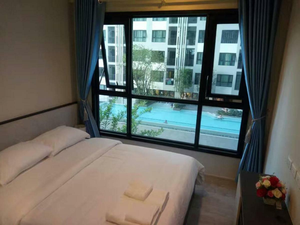 The Base Central Pattaya Exteriör bild